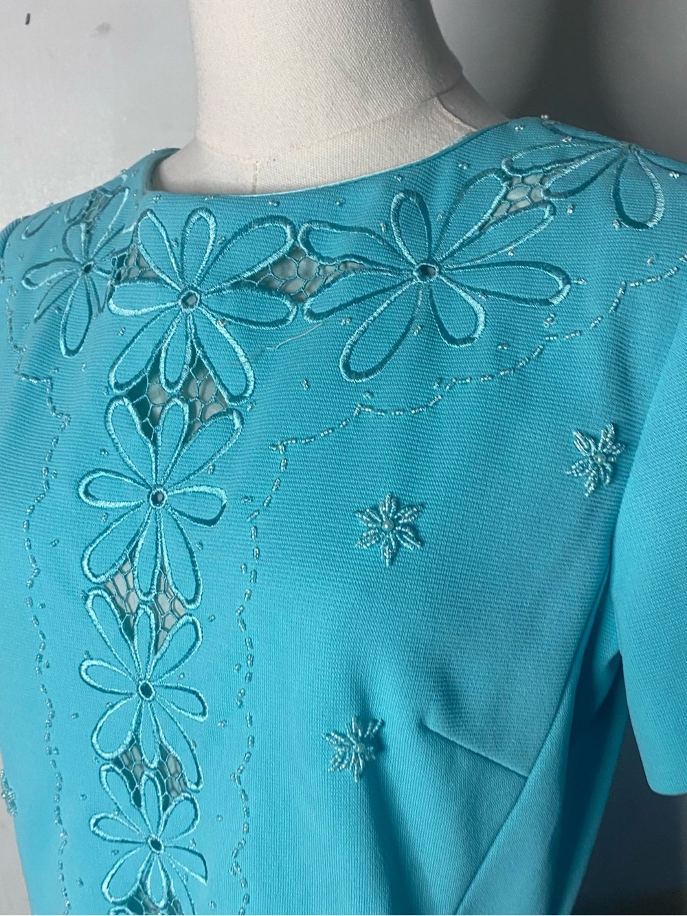 ⁠Vintage 60s 70s Aqua Turquoise Floral Cutout Beaded Shift Dress - Fits M⁠